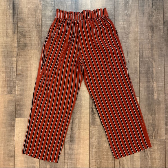 Aritzia Silk Tie-Front Cropped Pant - Picture 2 of 9